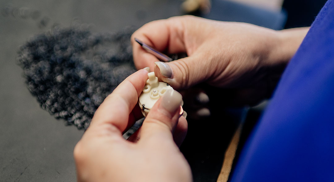 Manuální montáž výrobků ve výrobním sociálním podniku Solea